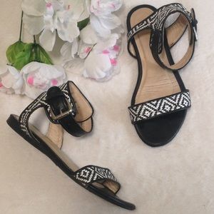 Bamboo Masu-26 Black and White Weave Design Buckle Strap Sandals